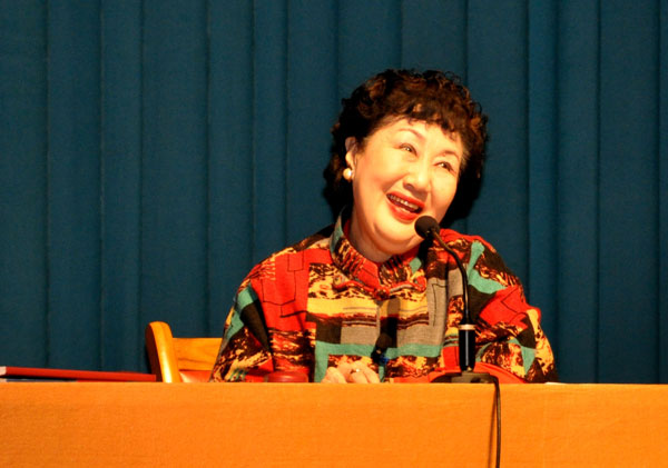 著名京剧表演艺术家,教育家孙毓敏大师为我校"四季讲坛"开讲